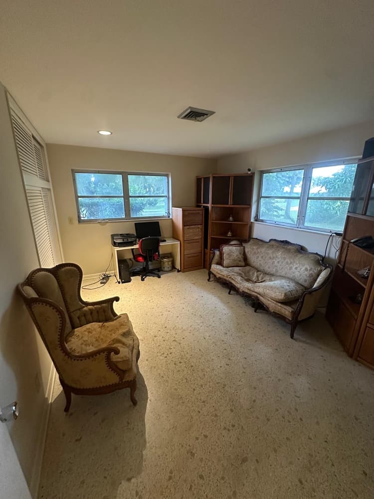 241 Orange Tree Dr, Atlantis, FL